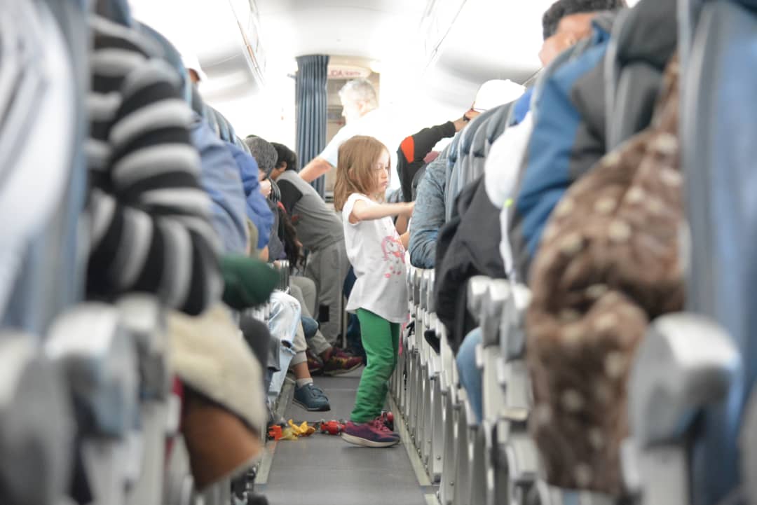 OrlenysOV's tweet photo. Arribó a Maiquetía, el segundo vuelo proveniente de Argentina.

Hoy, #14Oct, 86 compatriotas retornaron a nuestro país, gracias al Plan #VueltaALaPatria, entre ellos, 26 mujeres, 40 hombres y 20 niños, niñas y adolescentes. Ya suman 172 desde Argentina.

¡Bienvenidos a casa! 🛬🇻🇪 https://t.co/bvC9vJrhMz