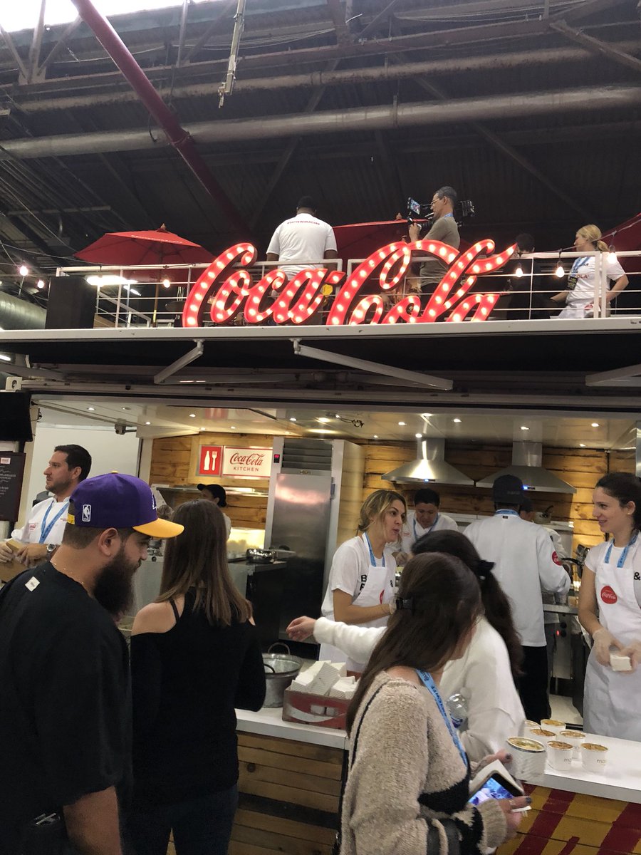 AvgSocialite's tweet photo. @NYCWFF #servewithacoke Let us join your VIP! 🥤@CocaCola #nycwff https://t.co/3A48931zkK
