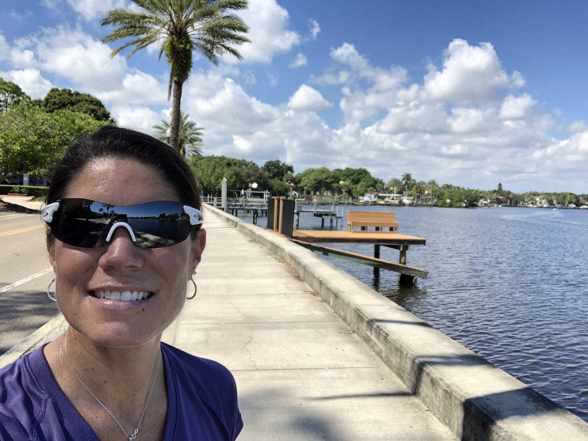 stefminihan's tweet photo. Puttin some miles in @ St. Pete waterfront #live ur life #luvfl #stpeterocks https://t.co/vBxHc4K8US