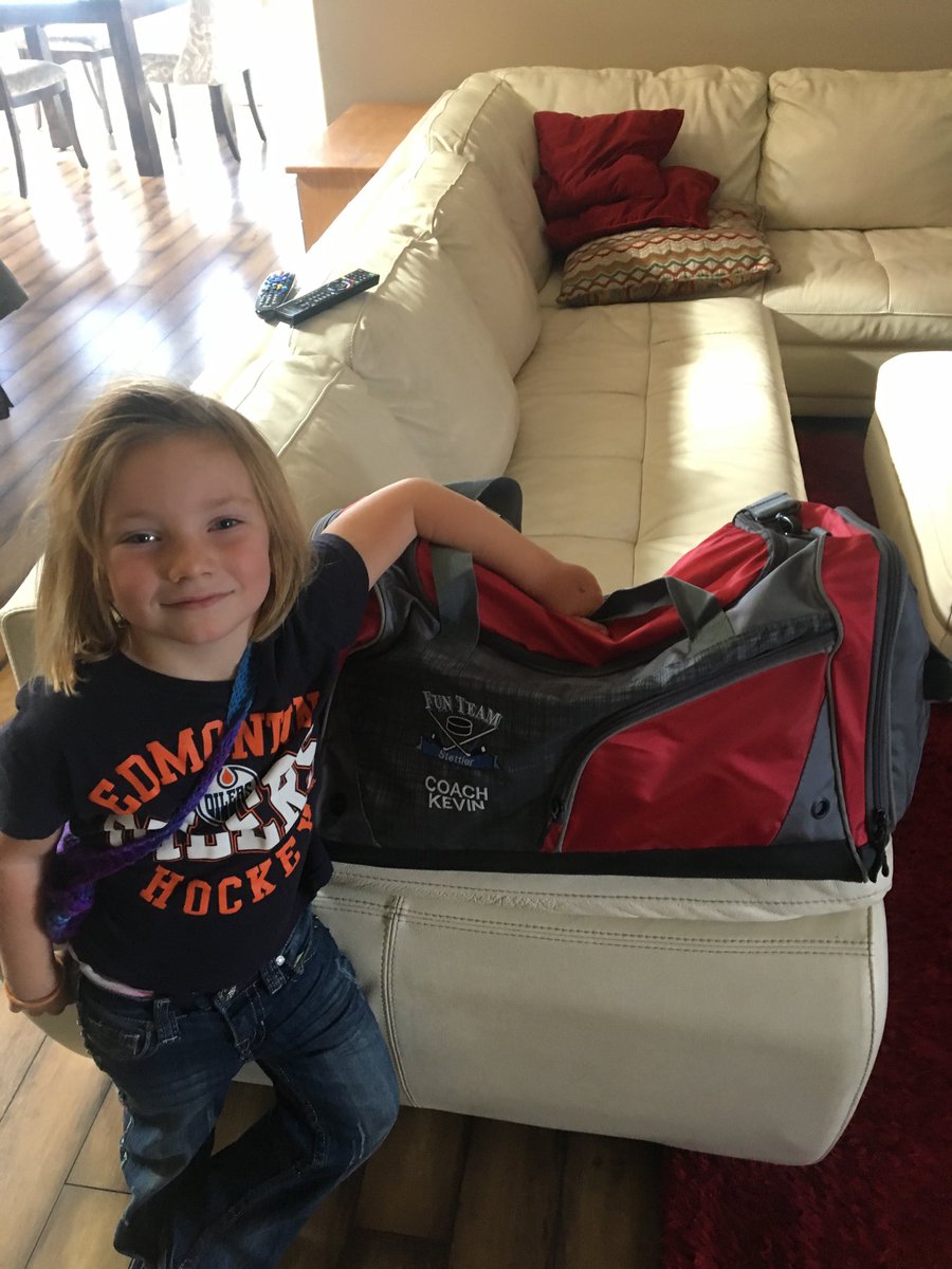 Macker63's tweet image. (Ex) Coach Kevin is all packed up and ready to head down to Nashville.  Yeeeee freakin haw