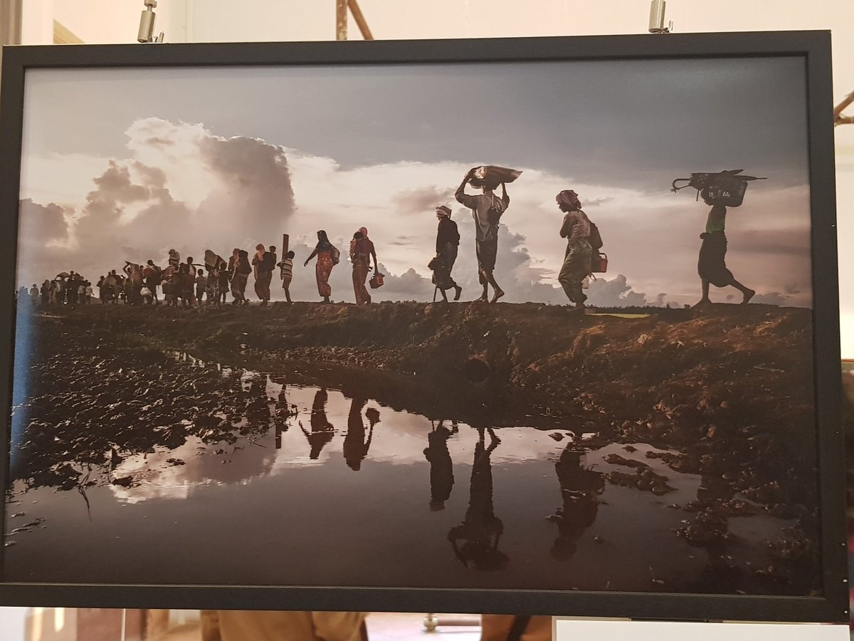 SandraBi's tweet photo. La crisi dei Rohingya fotografata da Paula Bronstein. #fotografiaetica @fotografiaetica https://t.co/Z31tg3R1kB