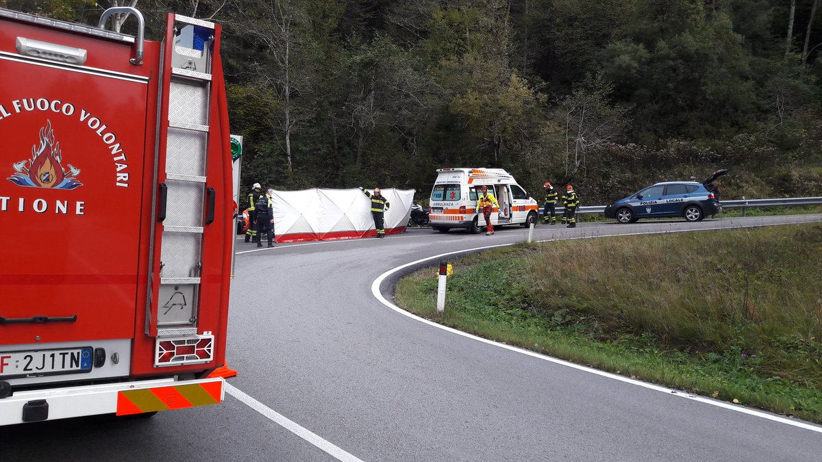 PLGiudicarie's tweet photo. #sinistro #stradale #SP222 #VVF #Tione #TrentinoEmergenza #elisoccorso @dpcpat1 e Polizia Giudicarie sul posto https://t.co/YCvVUc50yP