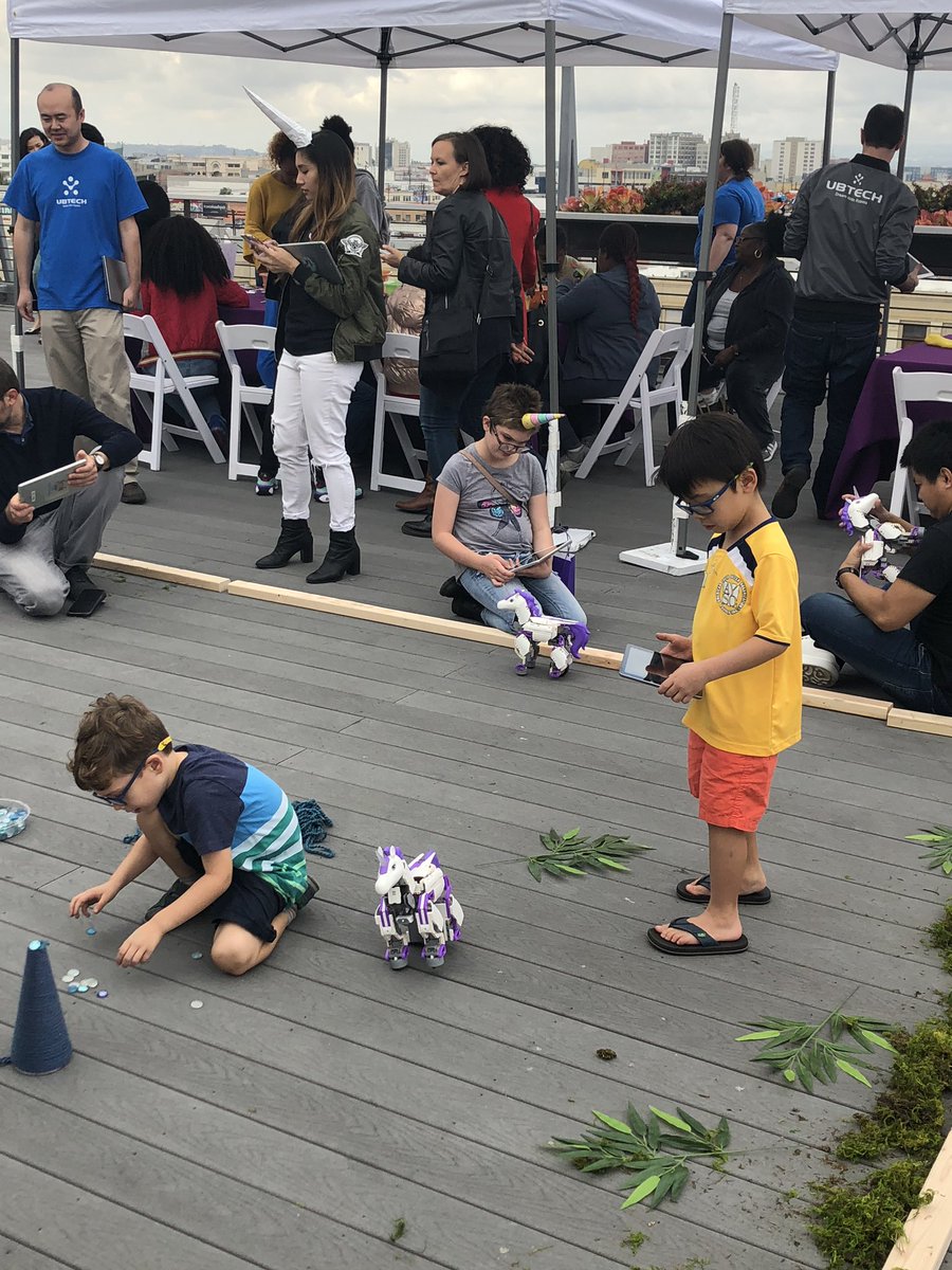 UBTECHRobotics's tweet image. Turning #Robotics fun up just a notch!:)) #unicornbot is bringing in the magic. Party on!!!!🌈🌈🌈