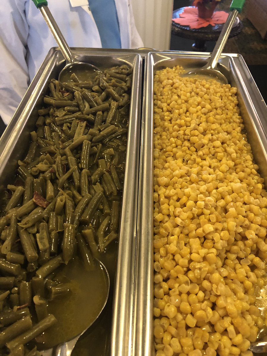 devaduncan's tweet image. Who doesn’t love comfort foods on cool days like today. #sundaybrunch #meatloafandfriedchicken #TrilogyChefsRock #ashfordplace