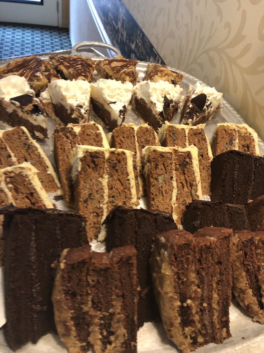 devaduncan's tweet image. Who doesn’t love comfort foods on cool days like today. #sundaybrunch #meatloafandfriedchicken #TrilogyChefsRock #ashfordplace