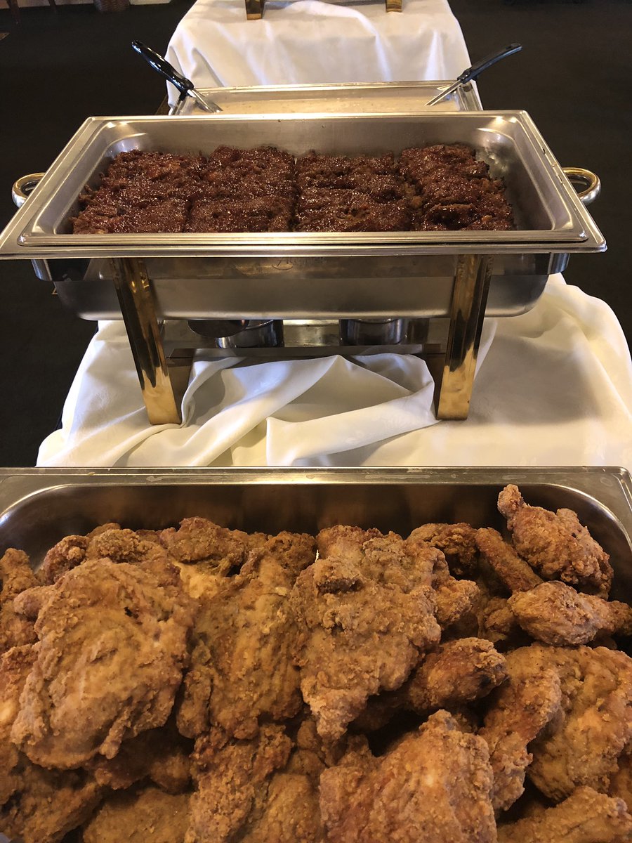 devaduncan's tweet image. Who doesn’t love comfort foods on cool days like today. #sundaybrunch #meatloafandfriedchicken #TrilogyChefsRock #ashfordplace