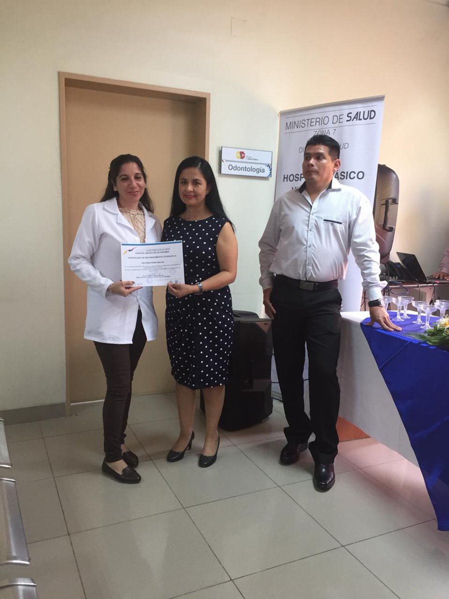 Maylin53105017's tweet photo. Brigada médica de Loja BMC @embacuba_ecuad @brigadacubanae @DiazCanelB @CubacooperaCu #Cuba #CubaEsSalud #CubaCoopera https://t.co/Cj3DekIgi9