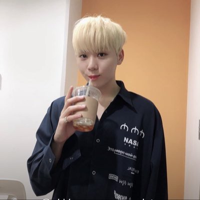 SVT_DivaBoo_'s tweet photo. #NuovaFotoProfilo #sonoancoravivo https://t.co/8aGxI8dGwd