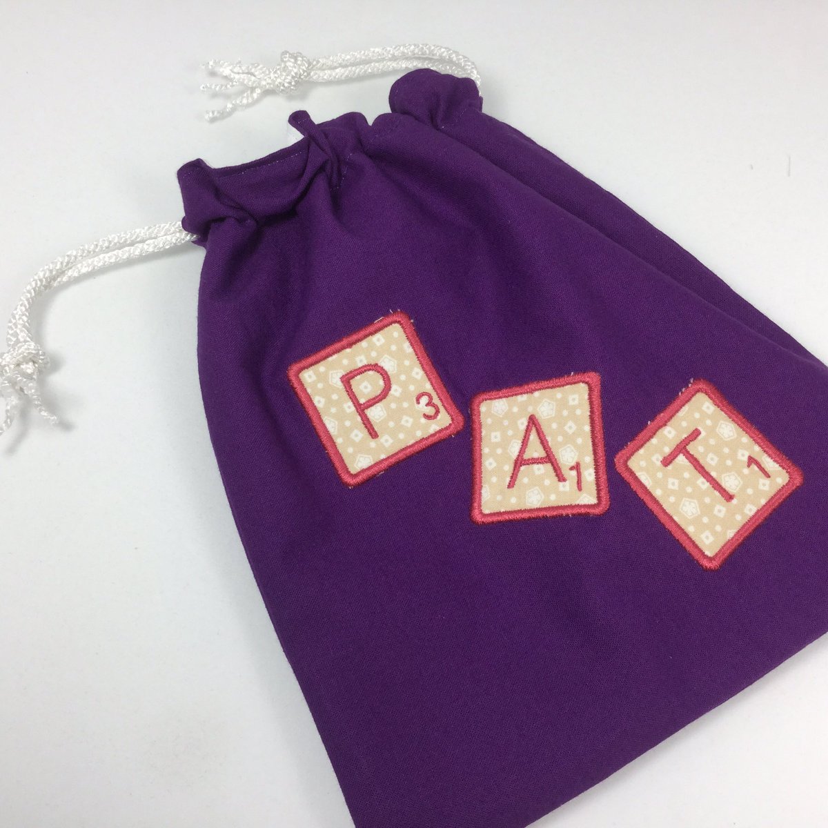 Babahoot4kids's tweet photo. #HandmadeHour These personalised scrabble letter bags in my ETSY shop make great stocking fillers. Buy on Etsy at https://t.co/SLdQdzZK3j or amazon via https://t.co/RuWLdrsewA #scrabble #scrabblebag #dadpresent #drawstringbag #boardgames #scrabblelover #stockingfiller #crafthour https://t.co/59bQpHnjdo