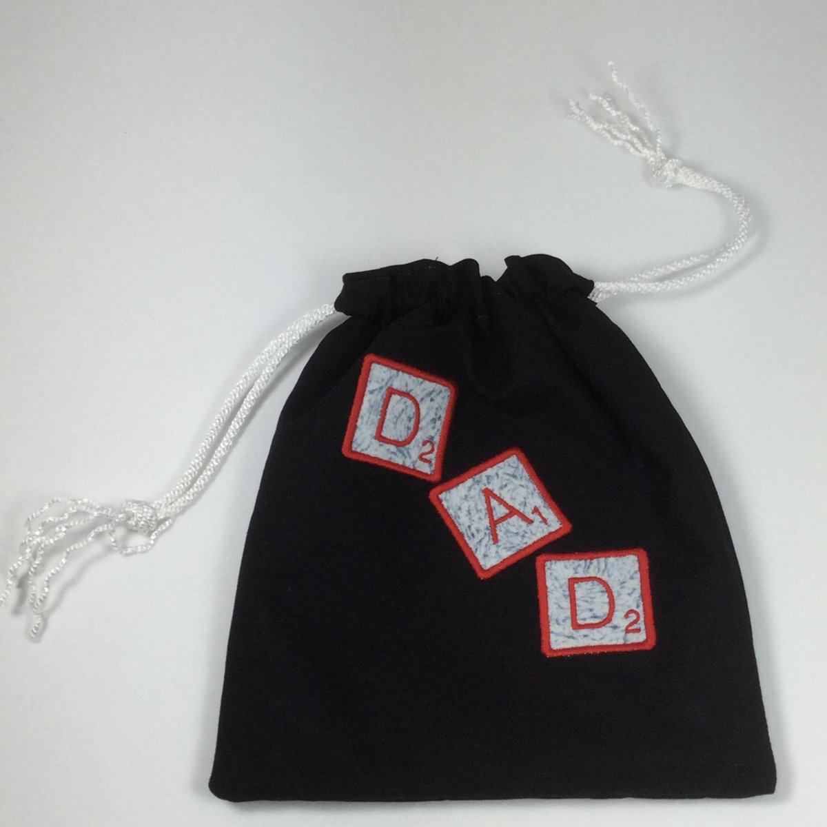 Babahoot4kids's tweet photo. #HandmadeHour These personalised scrabble letter bags in my ETSY shop make great stocking fillers. Buy on Etsy at https://t.co/SLdQdzZK3j or amazon via https://t.co/RuWLdrsewA #scrabble #scrabblebag #dadpresent #drawstringbag #boardgames #scrabblelover #stockingfiller #crafthour https://t.co/59bQpHnjdo
