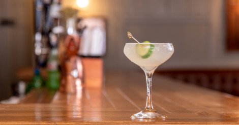SuttonBarroom's tweet photo. Mmmmmm Y😍U need some of this Cucumber Basil Gimlet in your life tonight! https://t.co/xK829AcICP