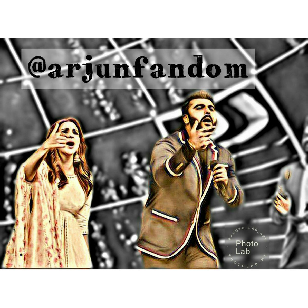 arjunfandom123's tweet photo. @arjunk26 @ParineetiChopra 😍😍😘 https://t.co/kTWb1OQgED