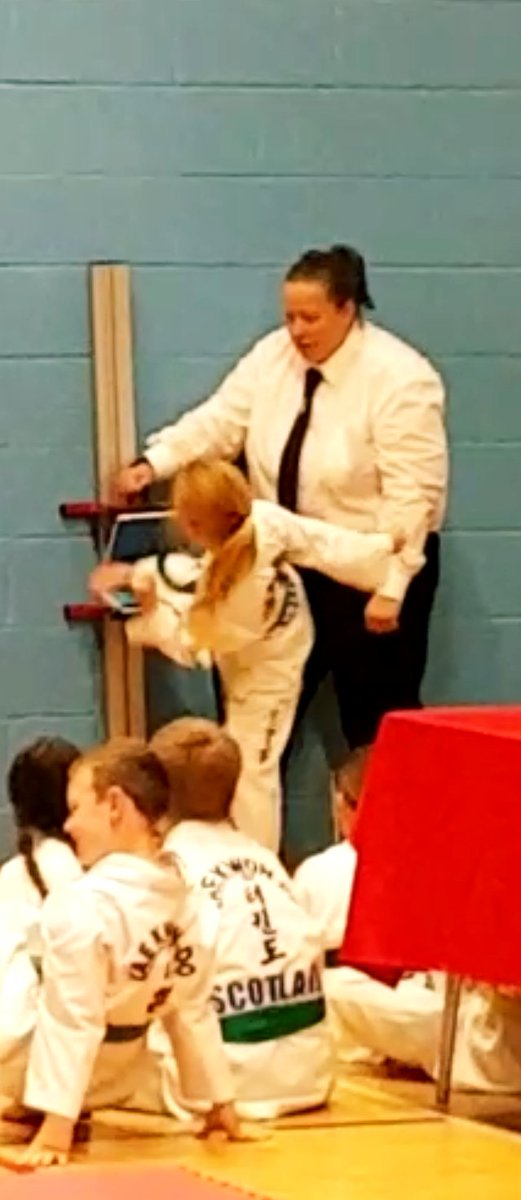 ErinsTkd's tweet photo. Excellent first team even by @lcdtaekwondo great experience for all the kids and a top performance by Erin and her teammates #teambcg @GlasgowCU @GBTaekwondo @ChildrenUniScot @GBTaekwondo @WorldTaekwondo1 @LaurenW_TKD @jadejonestkd @ThisGirlCanUK https://t.co/rnJQvGeUAQ