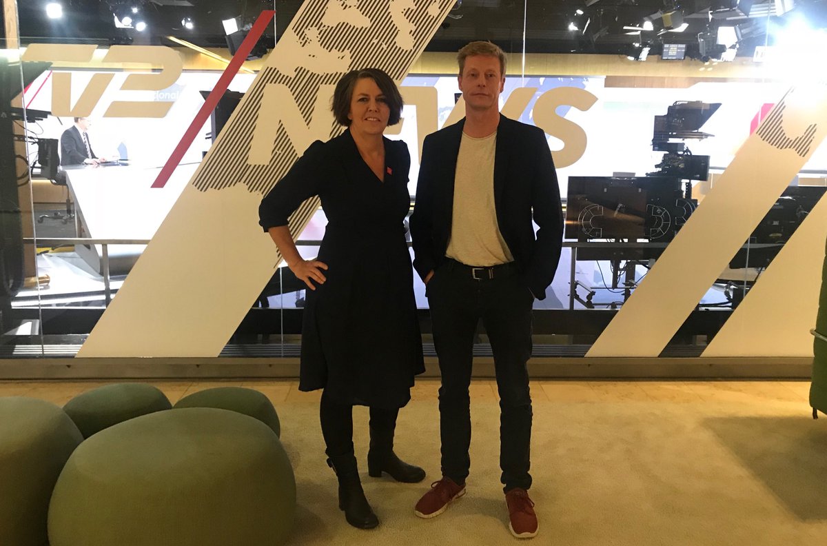 HenrietteLau's tweet photo. Markerer et år med #Metoo i TV2 News sammen med mandeforsker Kenneth Reinicke. Undrer mig bl.a. over,  at det, der har fyldt i de danske medier,  er uretfærdige anklager mod uskyldige, selvom der stort set ikke er nogle eksempler på det i Danmark. https://t.co/k7Q1FzNuEn