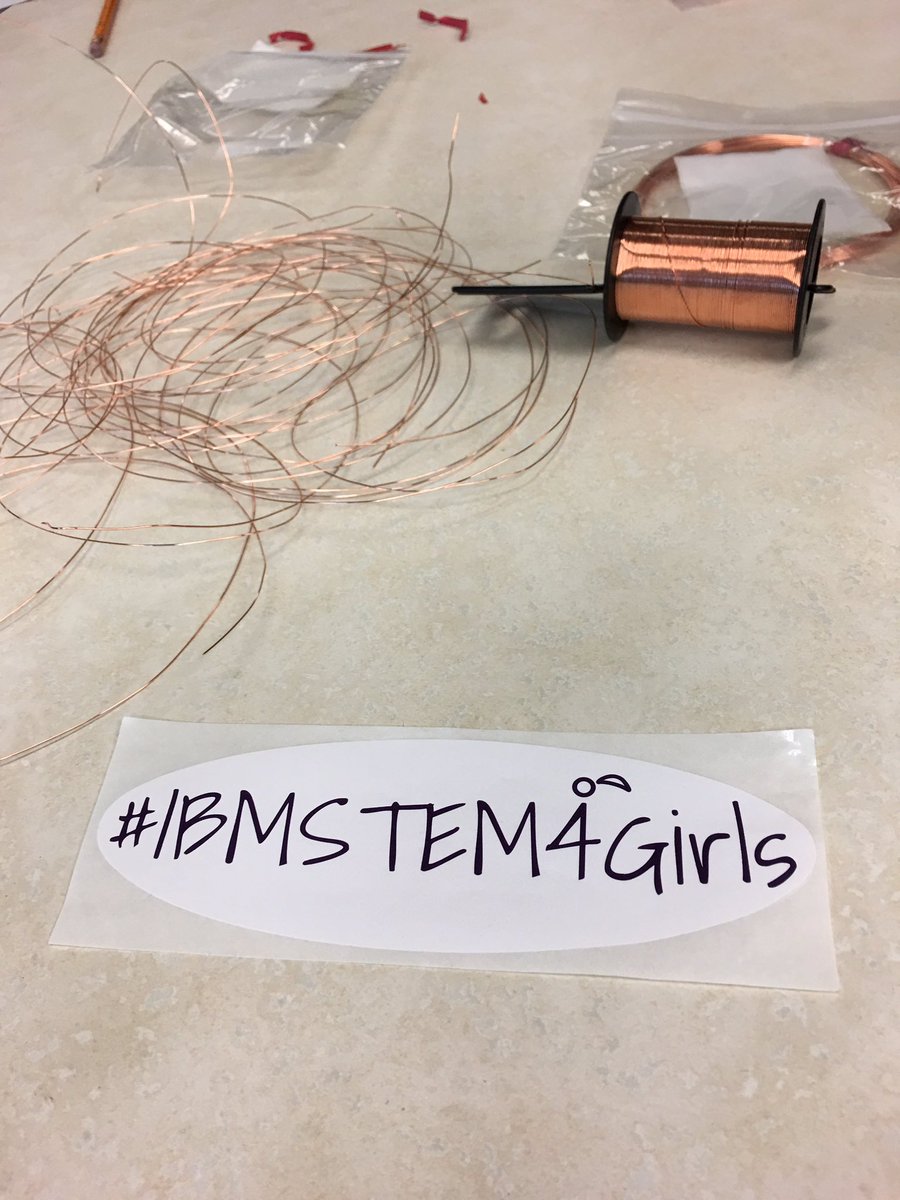 LesleyHymers's tweet photo. @miningmatters delivered an IBM STEM4GIRLS teen club workshop. #stem #stemgirls #stemeducation #geoscience #earthscience #minerals #metals #miningmattersca @miningmatters @ibm #metalproperties #mineralproperties #diamonds #ibmstem4girls #science #engineering #mathematics #tech https://t.co/FdGOphJ9WV