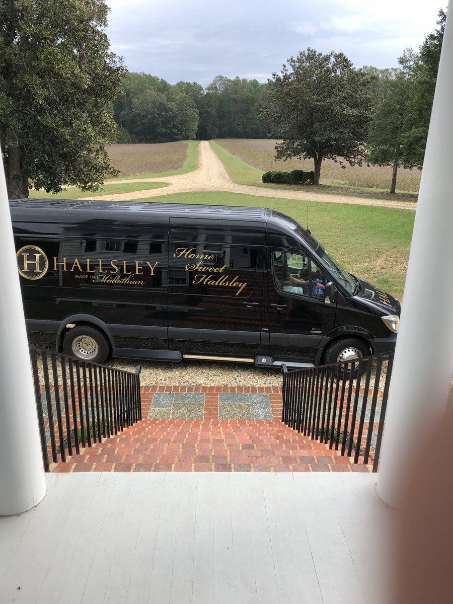 whiteplainsfarm's tweet photo. Our favorite physical therapists arriving in style for a group tasting !! https://t.co/bSFFrEzj6u