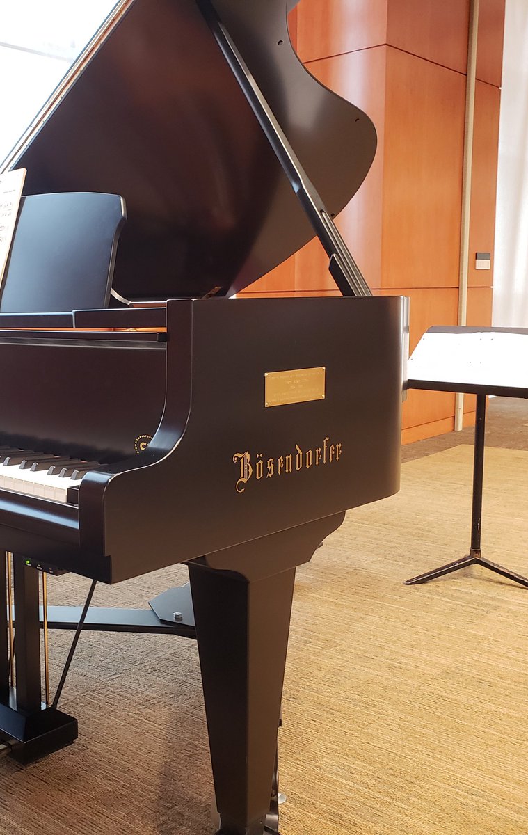 CSMHeadlines's tweet photo. The 2018-19 Ward Virts Concert Series kicks off this afternoon with 'Duo, Solo, & Song' performed by CSM's very own Michael Santana & Stephen Johnson. #CSM60th #Happeningnow https://t.co/4yfGLndmyx
