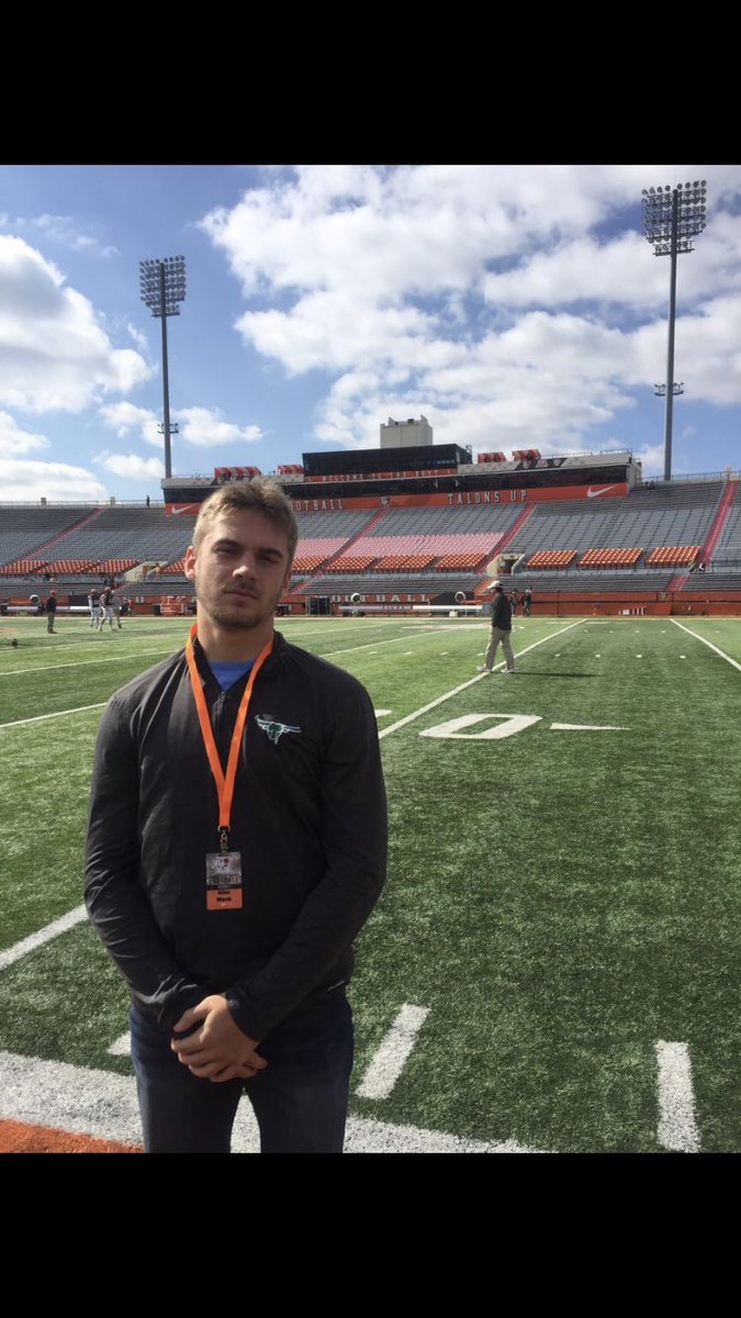 alec_muck's tweet photo. Thank you to bgsu for having me up for a game! Great fun and great facilities!! @CoachPadron @coach_pifer @KevinKilmer #AyZiggy 🔶 https://t.co/hldC0lGi8f