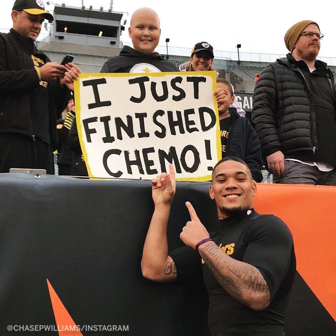 espn's tweet photo. Incredible moment pregame between James Conner and another cancer survivor. 🙌 https://t.co/vGoKAvXCOK