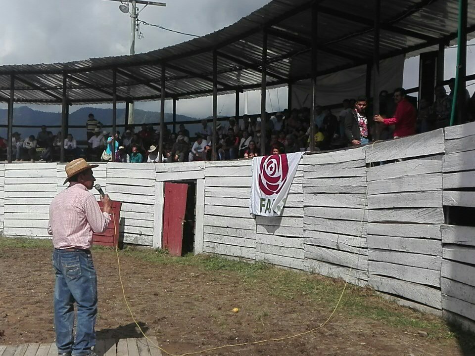 ValentinaFARC's tweet photo. AUDIENCIA PARLAMENTARIA CON REPRESENTANTE A LA CAMARA DEL NUEVO PARTIDO FARC, SERGIO MARIN.
Las voces de las comunidades Venecia, Pandi, Cabrera y Sumapaz Presentes https://t.co/ppRnjdmE4G