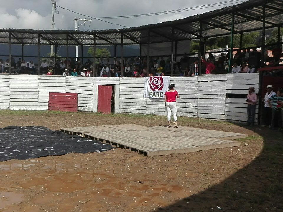 ValentinaFARC's tweet photo. AUDIENCIA PARLAMENTARIA CON REPRESENTANTE A LA CAMARA DEL NUEVO PARTIDO FARC, SERGIO MARIN.
Las voces de las comunidades Venecia, Pandi, Cabrera y Sumapaz Presentes https://t.co/ppRnjdmE4G