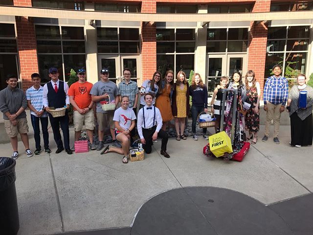 One of our largest fundraisers, Robot Rewind, is a couple of weeks away.  We are in need of a few volunteer positions.  Can you help on Saturday, October 27th? 
Below is a list of the roles we are in need of…
-Field Supervisor asst.- Helping reset th… ift.tt/2QKBhyy