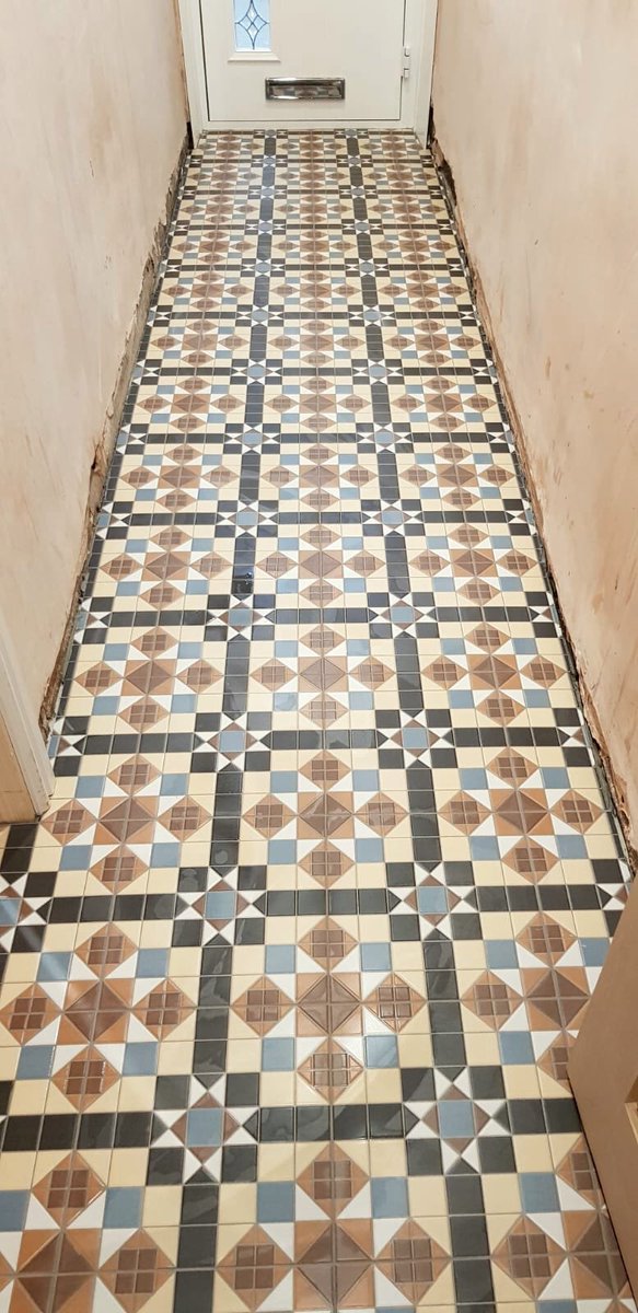Victorian tiles down in the hallway ready for skirting and paint. 💥Project One💥 on High Street in Abertridwr will be for sale SOON!!!