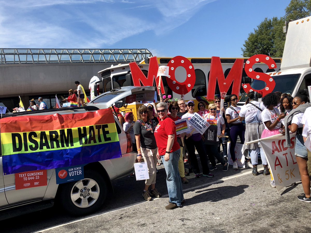 CommOutreachGaM's tweet photo. Happy Pride, Atlanta!! GA @MomsDemand here to #DisarmHate! https://t.co/fktvtWARMq