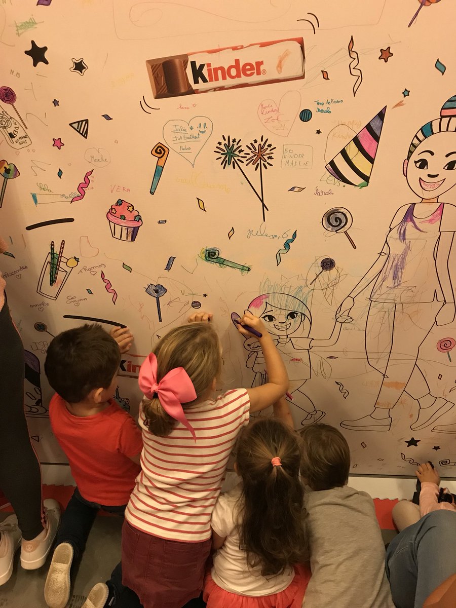 AlexandrePaleni's tweet photo. Joyeux anniversaire à notre @KinderFR 🎂😘 50 ans de joie en famille...partout dans le monde 🌍❤️ Merci pour cet après-midi magnifique👏👏 #KinderFamilyLive
#proudferrerians https://t.co/PAslztCCel