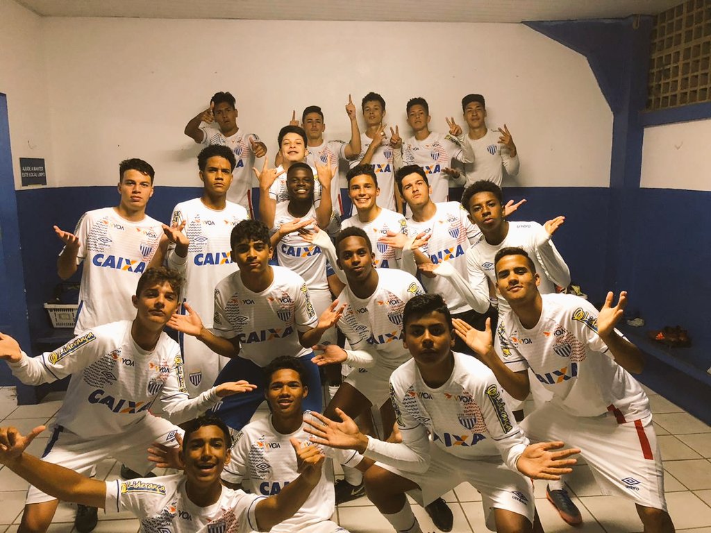 dg_ofc11's tweet photo. O passado pode está na sua cabeça, mas o futuro só depende de vc!! 🙌💪⚽ https://t.co/4A1MBJIDq1