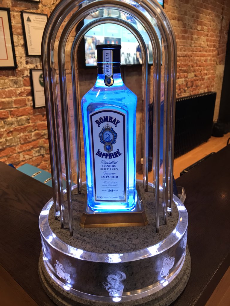 ShepsofHarpo's tweet image. Much fun @BombaySapphireB distillery #bombaydistillery