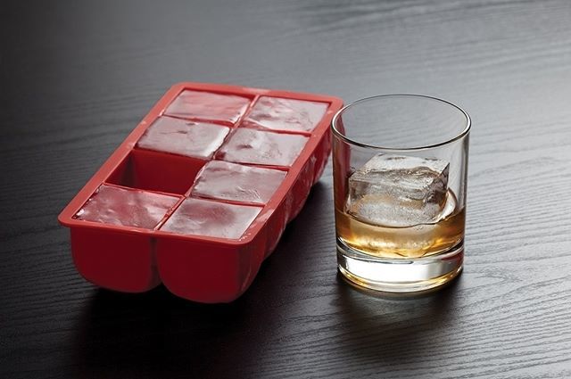 thecooksworld's tweet photo. While the HIC Big Block tray make the perfect ice cube for your favorite "rocks" drink, we also love it for freezing stock, herbs, and even coffee!
#HIC #HaroldImportCo #ChefTools #BarAccessories #ontherocks #bigblock https://t.co/YoZr9f5jZj https://t.co/vERfn7JRV6