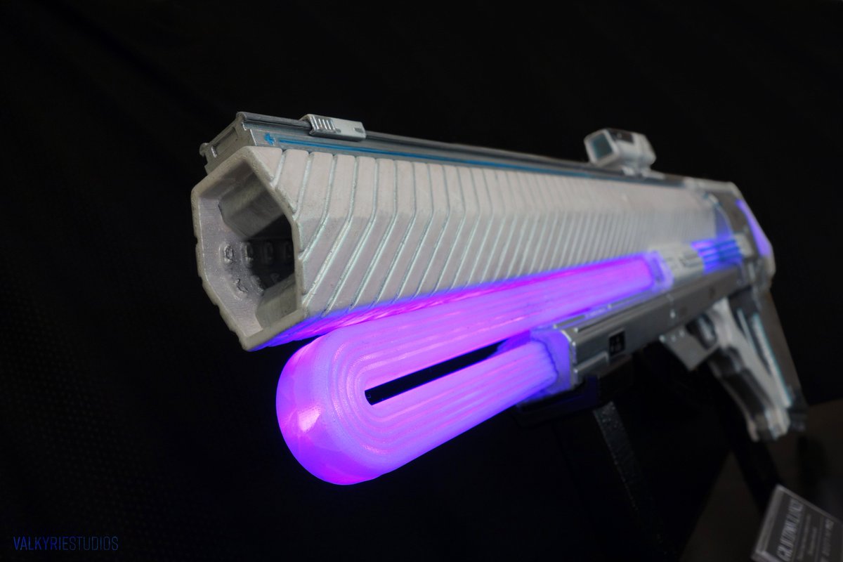 Finally took some nice shots of the Graviton Lance I created from. 