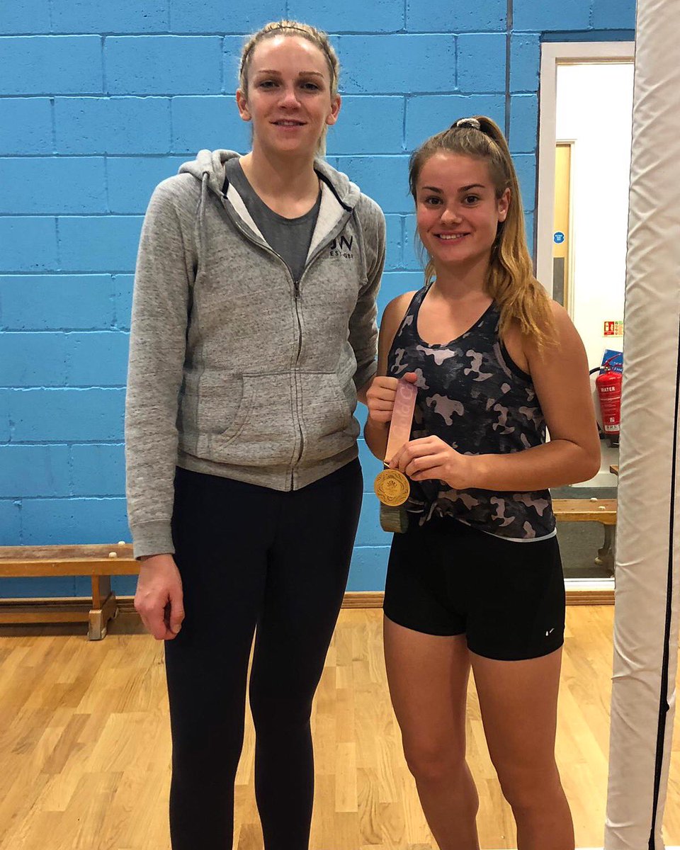 MagicNetball's tweet photo. A very exciting evening for our super U14 shooter Ellie! A shooting masterclass with the one & only @joharten ๐๐ป๐ an evening spent working on technique & pressure shots! A brilliant opportunity!๐๐ค #magicnetballclub #magicnetball #constantlystrivingtoimprove #playerimprovement https://t.co/bw1Mb9X8tz