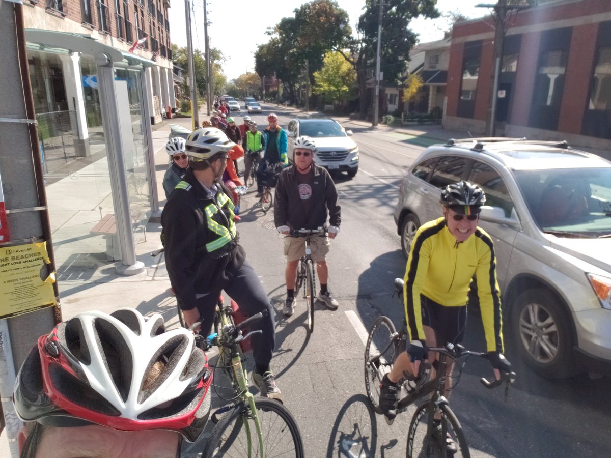 JaredKolb's tweet image. Fabulous first year anniversary ride on Woodbine! Let's #BuildTheGrid to make them even more successful. #biketo #topoli @CycleToronto @mary_margaret32