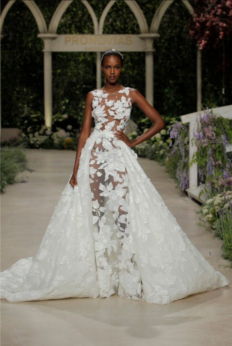 kouturemagazine's tweet photo. Gorgeous bridal gowns from fall 2019 bridal collections. 💍#VeraWang #Viktor&amp;Rolf #Pronovias https://t.co/bKgub7Eh6h