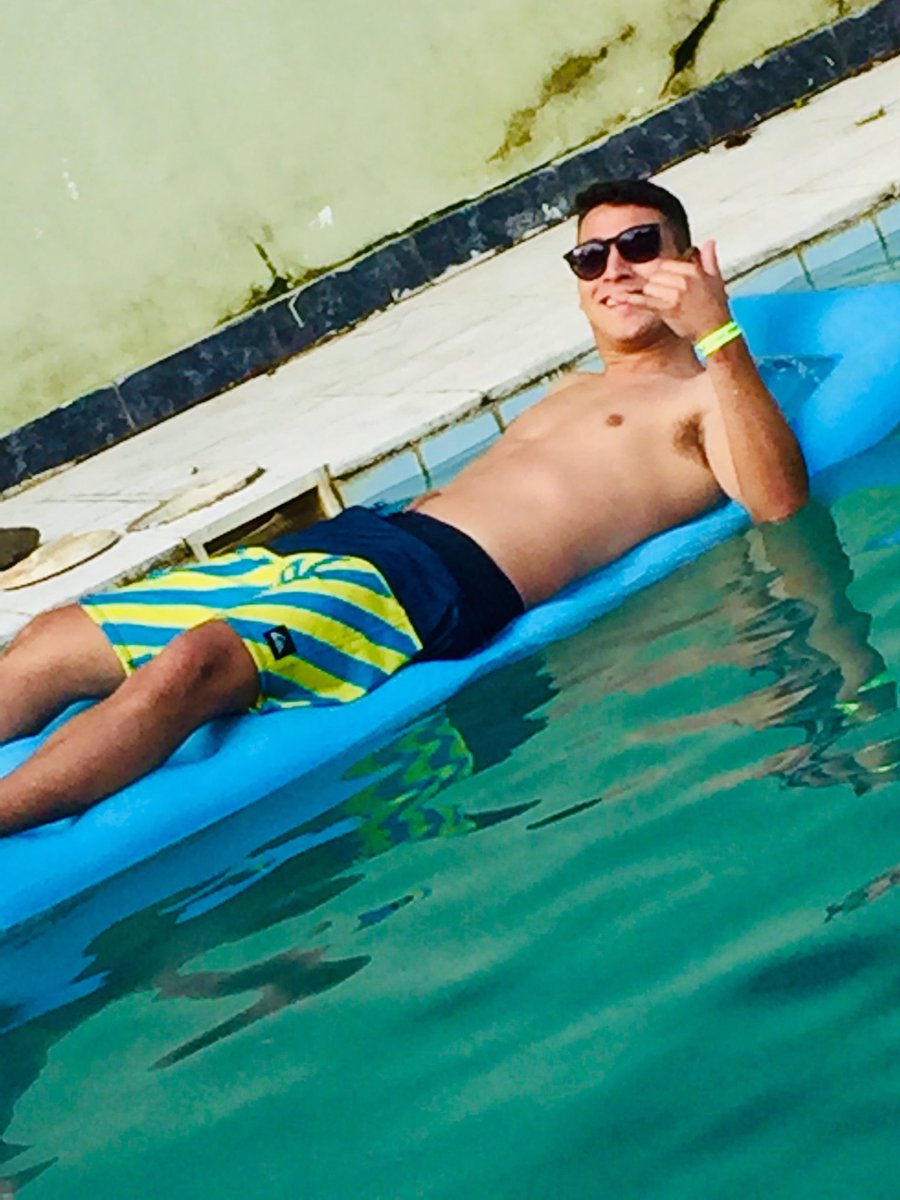 maxinblanco's tweet photo. 🤪🌊 https://t.co/rbEmgghnKX