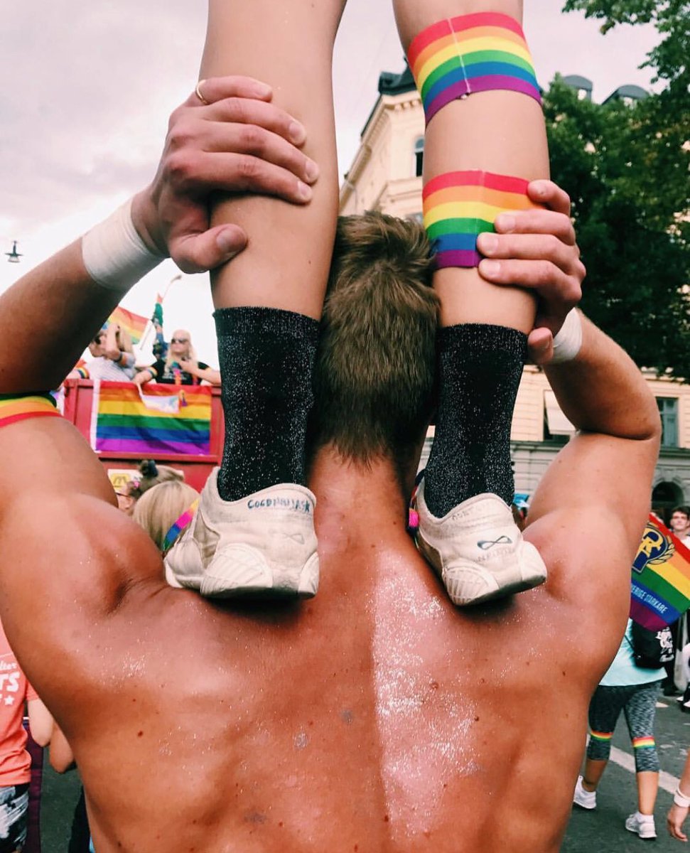 Nfinity's tweet photo. Bringing this photo back around because #atlprideweekend ❤️🧡💛💚💙💜 #sundayfunday https://t.co/fVNecYIZ26