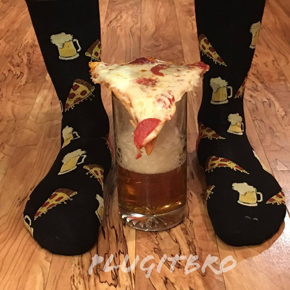plugitbro's tweet photo. #craftbeer #pizza #pizzatime #pizzas #pizzalover #pizzalife #pizzaday #socks #sockstyle #socksstore #sockswithsandals #plugitbro #sliceofpizza #beermug #funtimes #photography #photooftheday #photo https://t.co/LOZFzhfumY