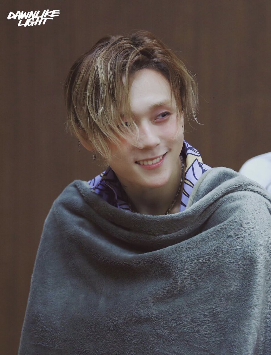 PENTAGONBrasil's tweet photo. [#2YearsWithEDawn] 😁 #이던

☆.｡.:* ✨ Smiling E'Dawn Appreciation Post ✨*:.｡.☆ https://t.co/xQYXWdUgGh