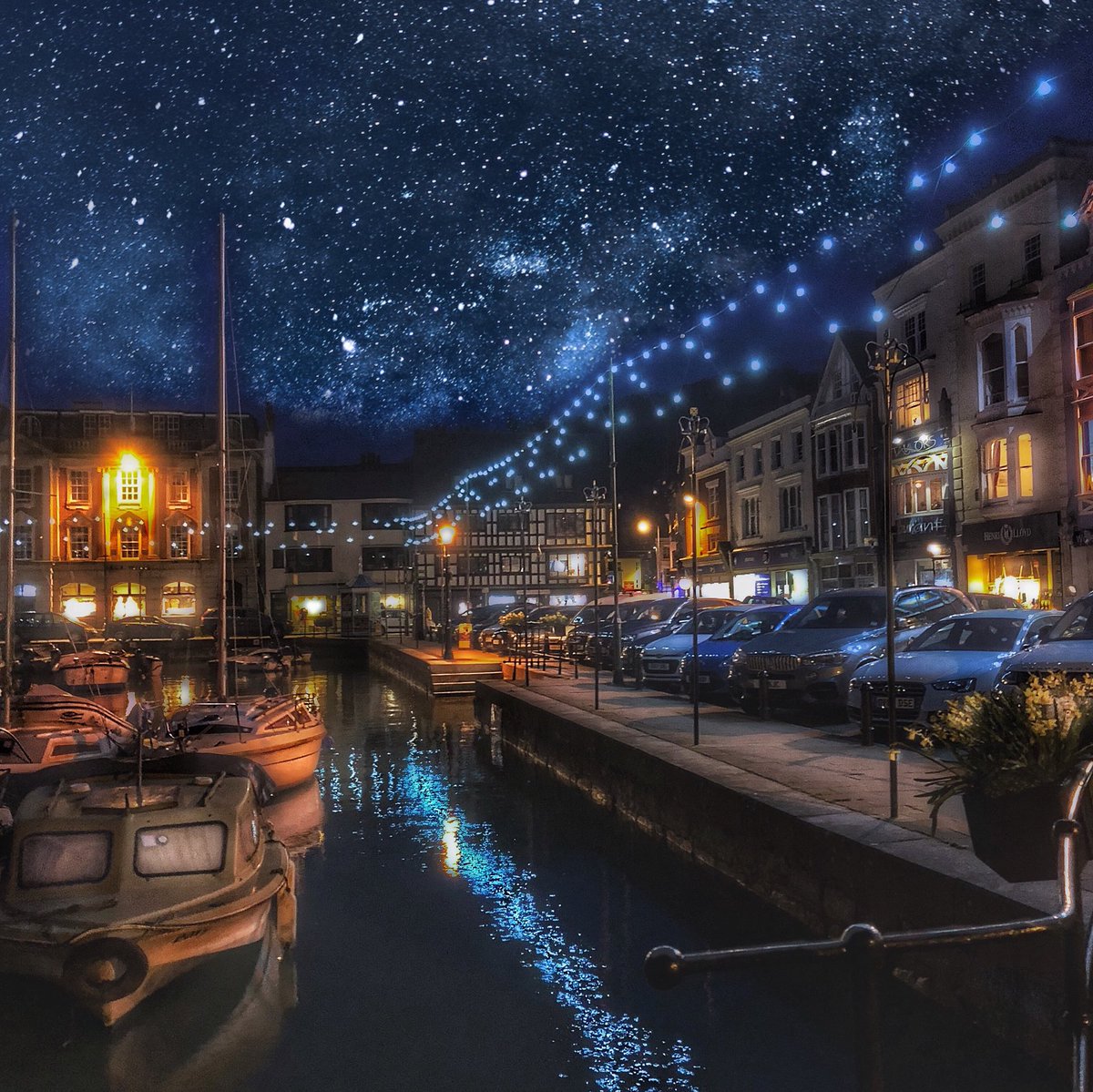 TOWH_Dartmouth's tweet photo. A pretty string of #lights around #Dartmouth’s #BoatFloat at #nighttime https://t.co/X4jJqSCy39