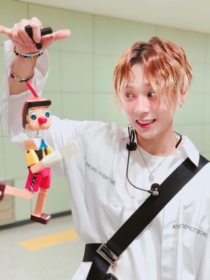 PENTAGONBrasil's tweet photo. [#2YearsWithEDawn] 😊 #이던

☆.｡.:* ✨ Cute E'Dawn Appreciation Post ✨*:.｡.☆ https://t.co/bYyYTluSY3