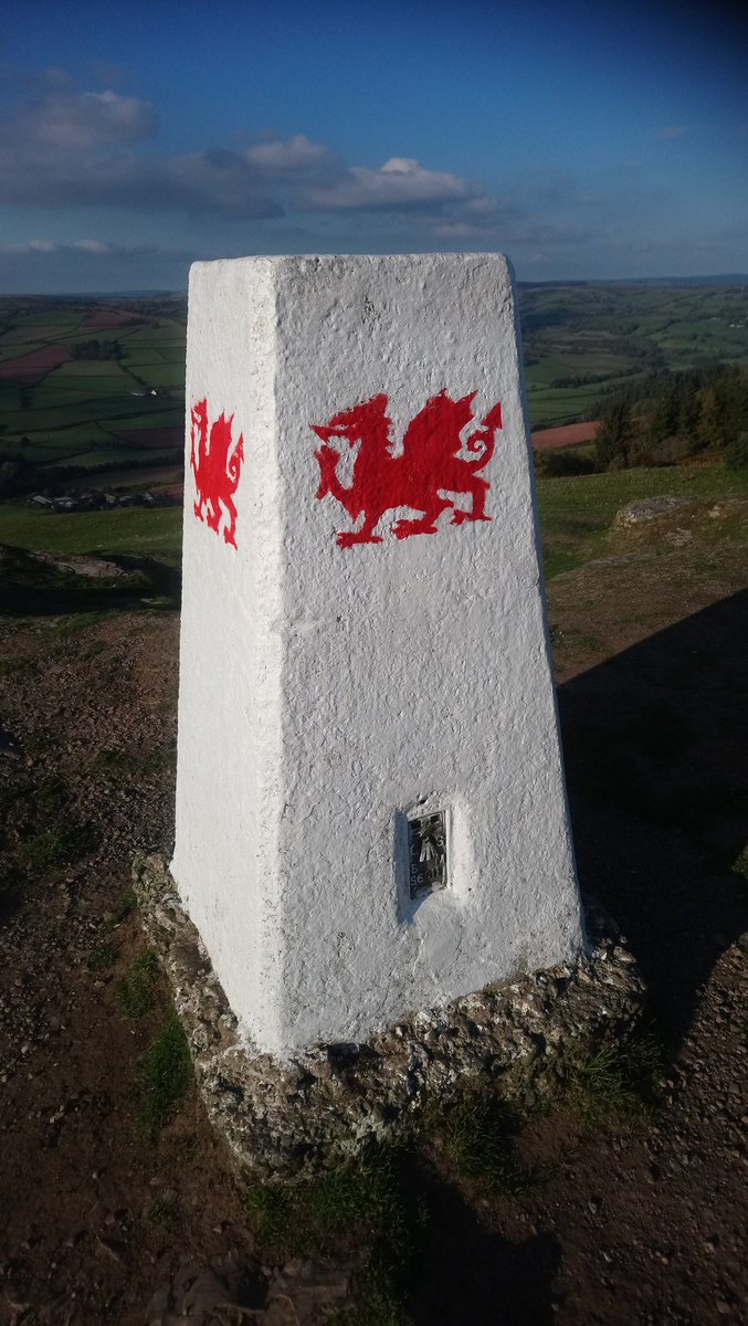 ToursofWales's tweet photo. Explore #MynyddIlltud with me tomorrow. Opportunity to have fun, share the #Welsh language and learn more about the local history.
Meet at National Park Visitor Centre #Libanus 10am for coffee / tea
#DiwrnodShwmae https://t.co/vc0VEtXIxO