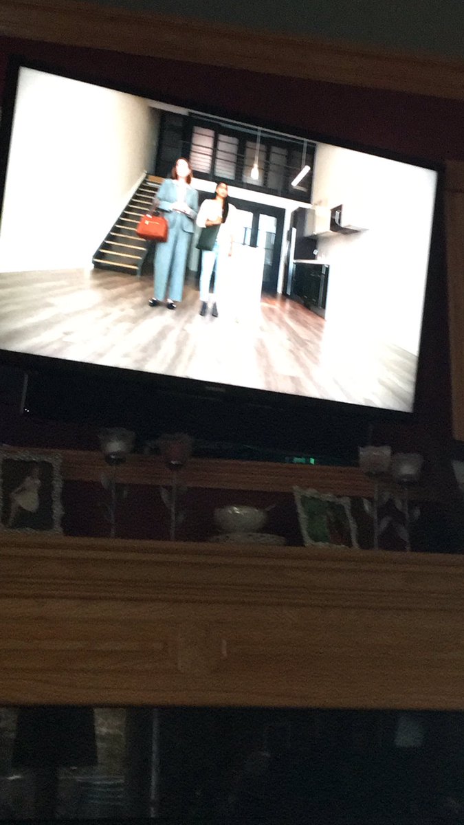 msericasue's tweet photo. my mom starts cheering at the tv: “it’s MONICA!” in the new GEICO commercial. #armcherries #armchairexpert #welovemonica @ArmchairExpPod @daxshepard @mpadman https://t.co/lCGAOZEEFg