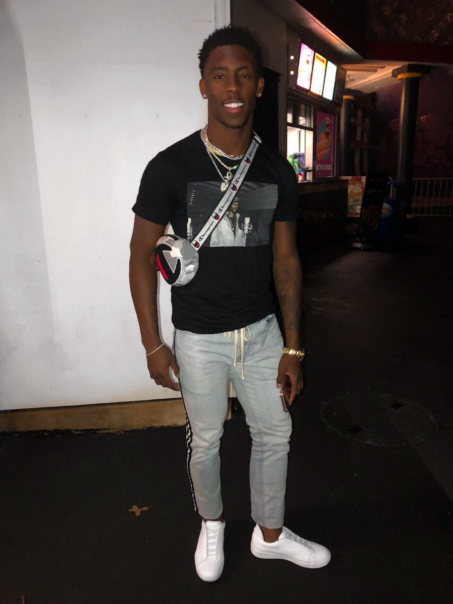 jaylonmonrxe's tweet photo. I left 'em a trace, I drip when I walk 💧 https://t.co/N8gKM1xlSA