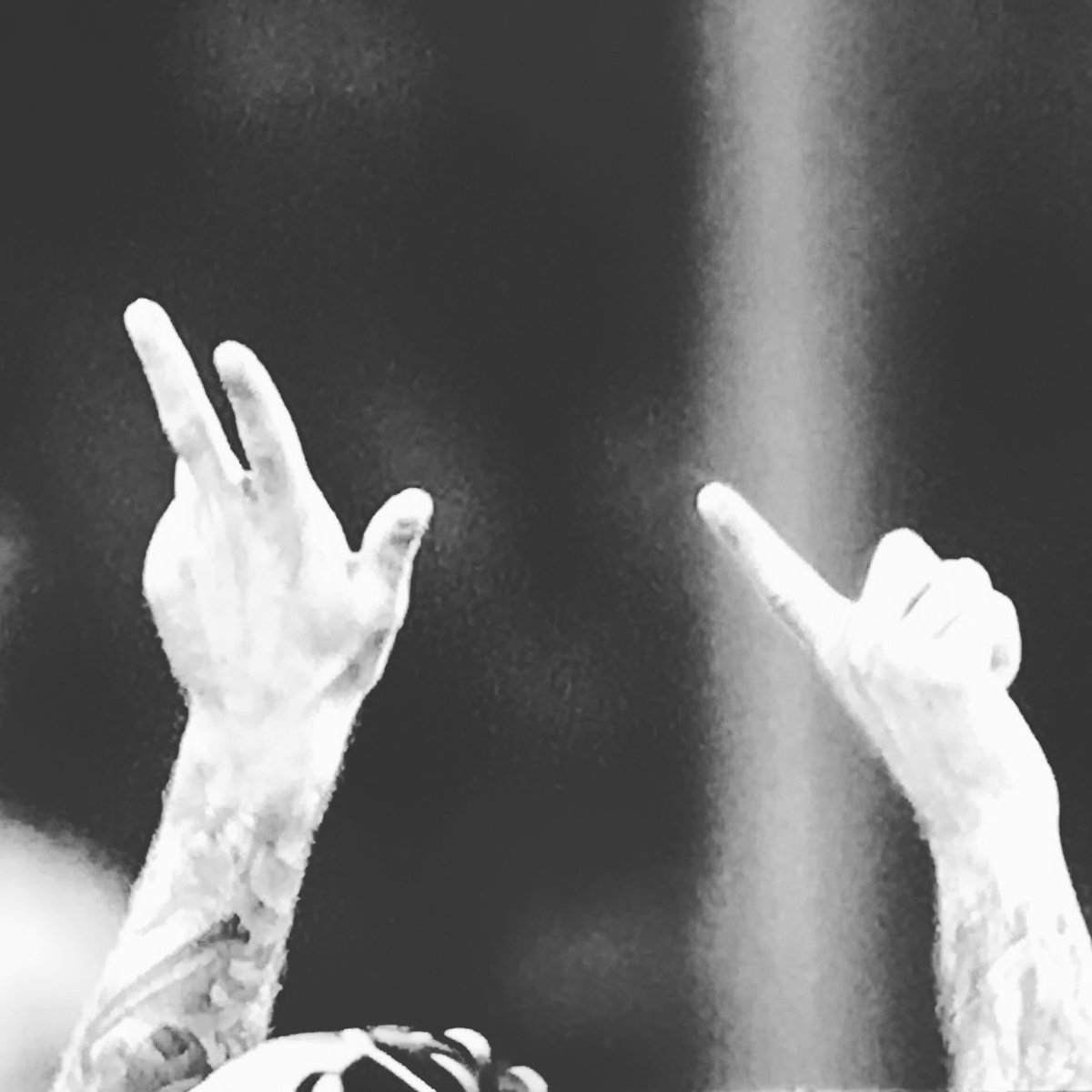 MarcoBarzaghi's tweet photo. dopo tante critiche -giuste- finalmente  l' Italia .. con la dedica di Biraghi ancora più bella #DA13 #ItaliaPolonia #Astori https://t.co/RlQfMwZfwf
