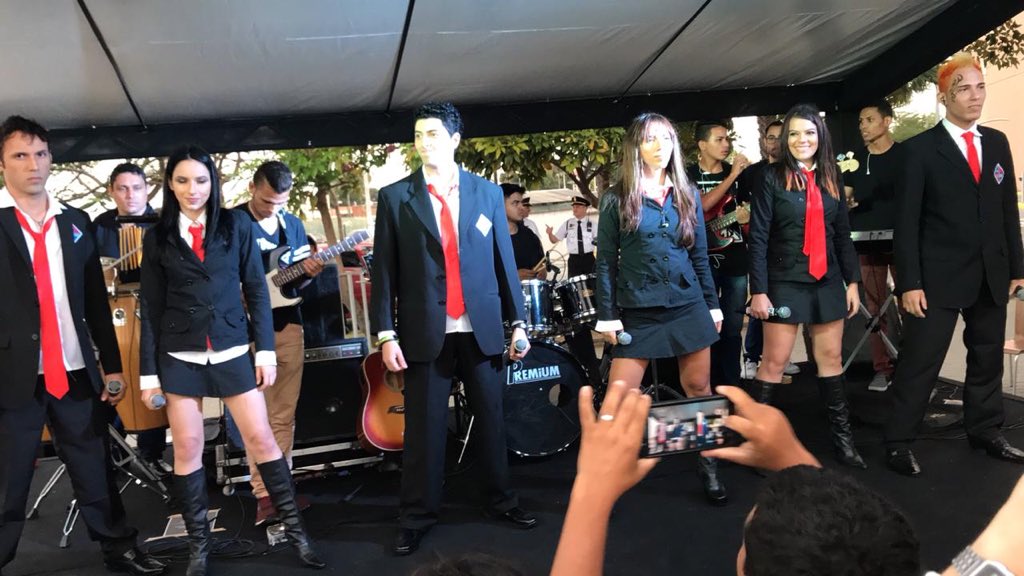 rbd_ao's tweet photo. RBD solo termina cuando el último corazón rebelde parar de latir ❤️ @ponchohd @MaiteOficial @DulceMaria @christopheruck @Anahi @christiancha @pedrodamianof https://t.co/8iHMWSVWIZ