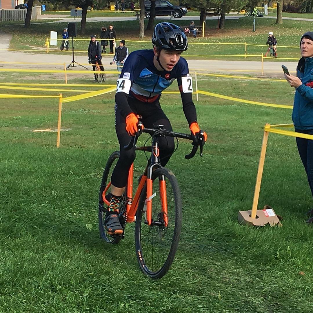 midweekcycling's tweet photo. Kids be racing... #tocx #Crossishere https://t.co/FctS41cgEJ