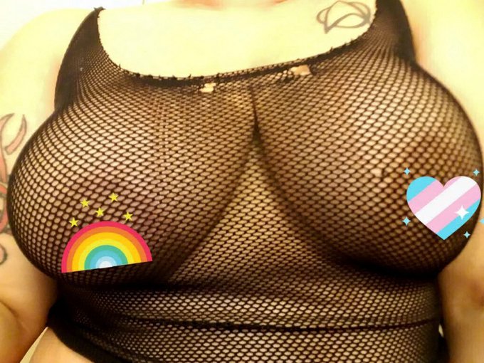 I'm online right now on skyprivate (live skype show). my private profile: https://t.co/dlM2Guyg2f Please<a href="/tag/camgirl"class="tags"><span>#camgirl</span></a>