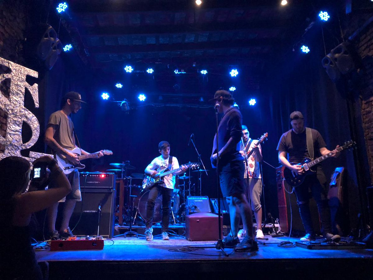 Nos vemos en *Mutar Bar*. 
🤘 Ahora prueba de sonido. En un rato, abrimos puerta.

📌 Mitre 987, Avellaneda.
